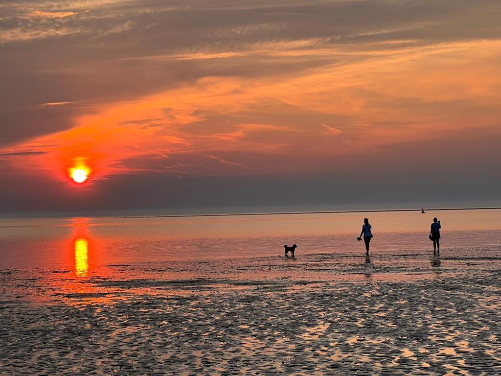 Gone To The Beach Flat 1 ฮันสแตนตัน ภายนอก รูปภาพ